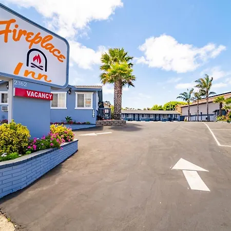 The Monterey Fireplace Inn-3