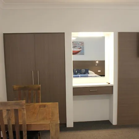 Aston Motel Yamba-2