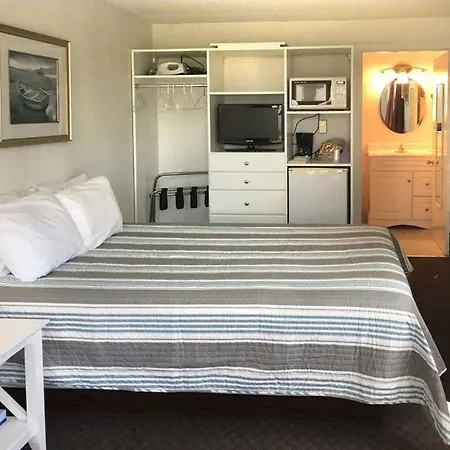 Carriage House Motel Cottages & Suites-2