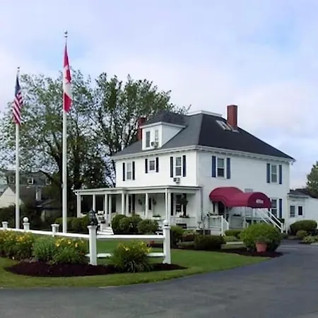 Carriage House Motel Cottages & Suites-2