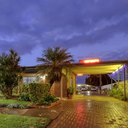 Oasis Motor Inn-3