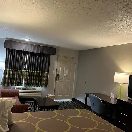 Super 8 By Wyndham Meridian-3