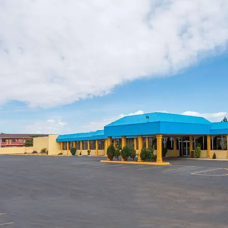 Days Inn & Suites By Wyndham Clovis-2