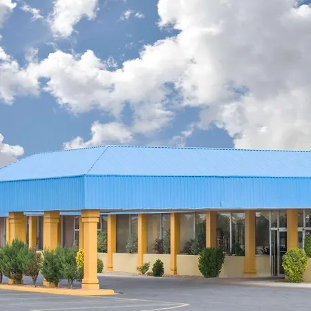 Days Inn & Suites By Wyndham Clovis-3