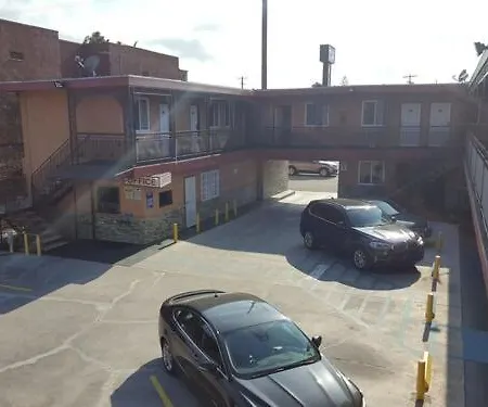 Travel Inn Motel-2