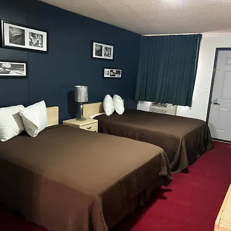 Country Club Inn-2