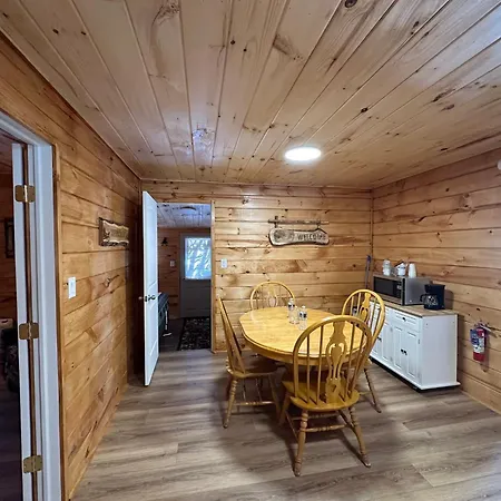 Rowe'S Adirondack Cabins Of Schroon Lake-2