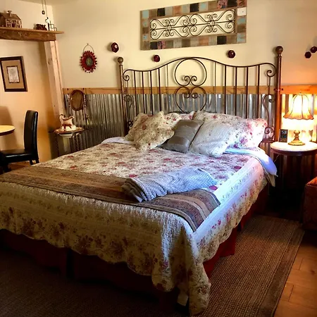 Dusty Boots Motel & Cafe-3