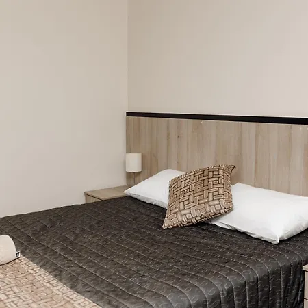 Starline Motor Inn-2