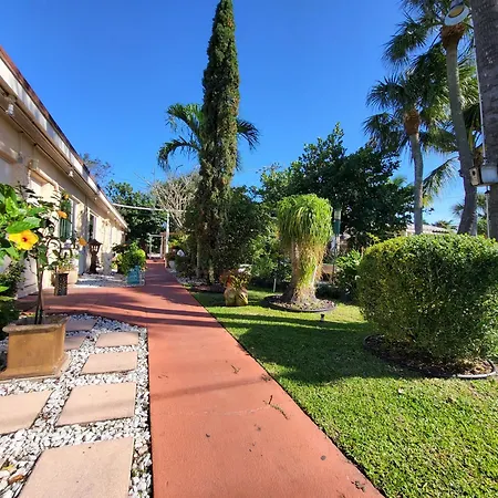 Barefoot Mailman Motel-2