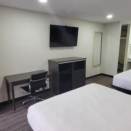 Travelodge By Wyndham Buena Park-2