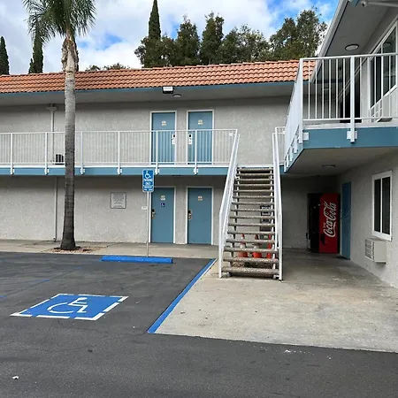 Villa Inn Anaheim-3