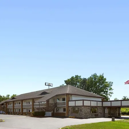 Days Inn By Wyndham Queensbury/Lake George-3