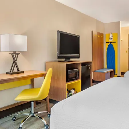 Days Inn & Suites By Wyndham Rocky Mount Golden East-3
