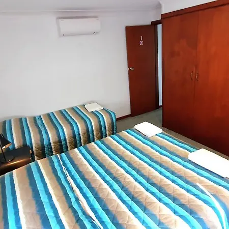 Goldrush Motel Young Cbd-2