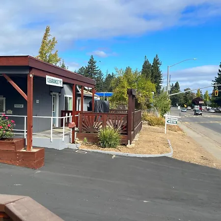 Pine Cone Motel-2