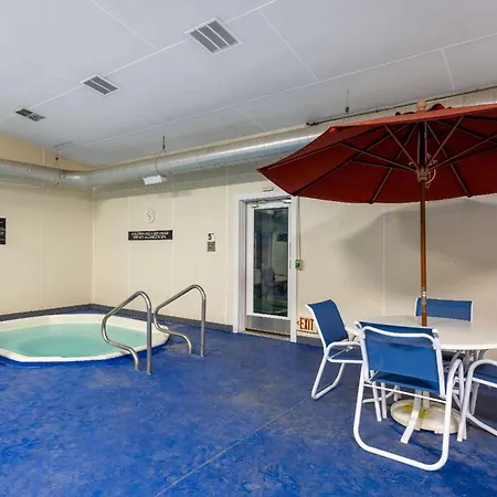 Super 8 By Wyndham Belgrade/Bozeman Airport-2