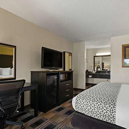 Best Western Windsor Suites-3