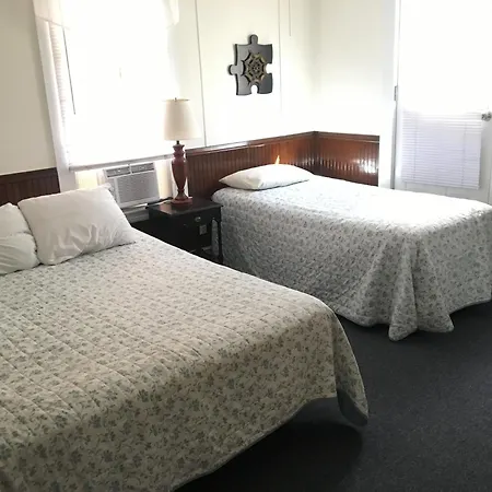 Sandpiper Beachfront Motel-3