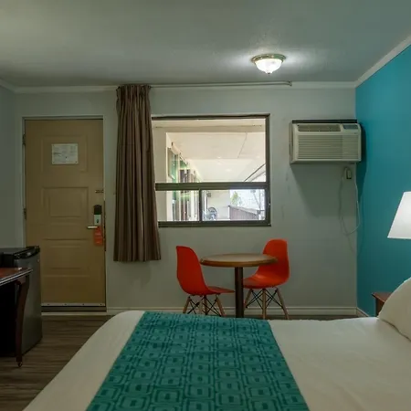 Howard Johnson By Wyndham Niagara Falls-3