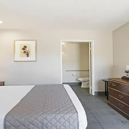 Budget Inn And Suites Stockton Yosemite-3