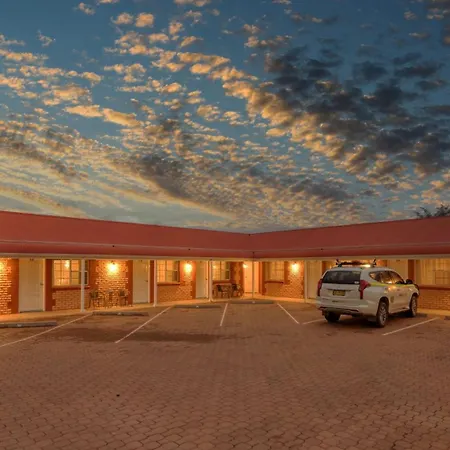 Charles Rasp Motor Inn & Cottages-2