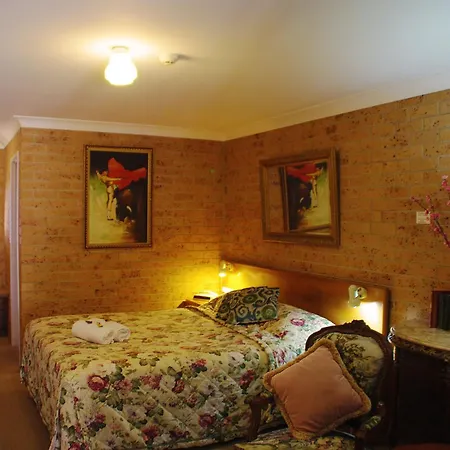 White Lanterns Motel-2