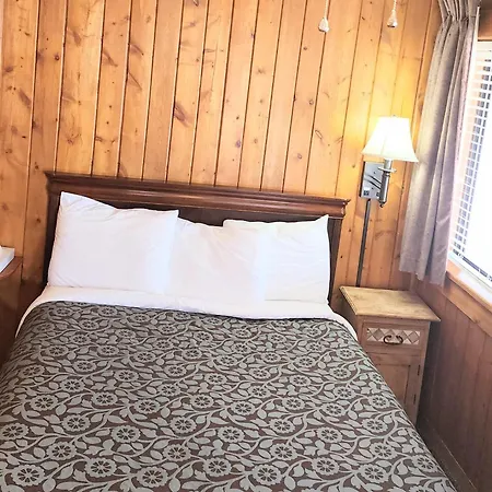 Canyon Motel Near Rocky Mountain National Park-3