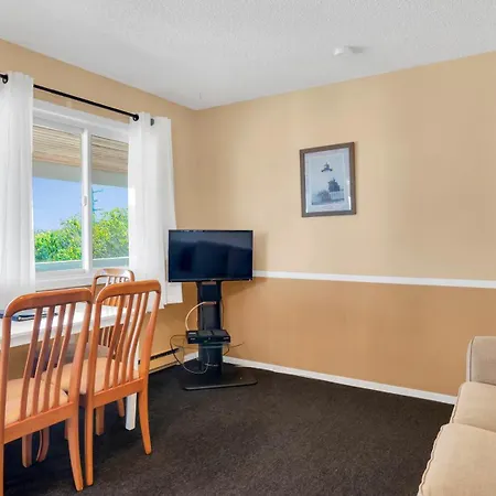 Montauk Oceanside Suites-2