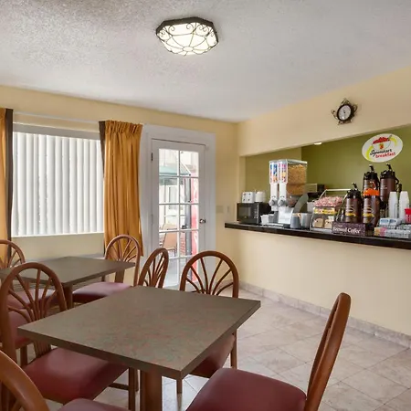 Super 8 By Wyndham Ridgecrest-2