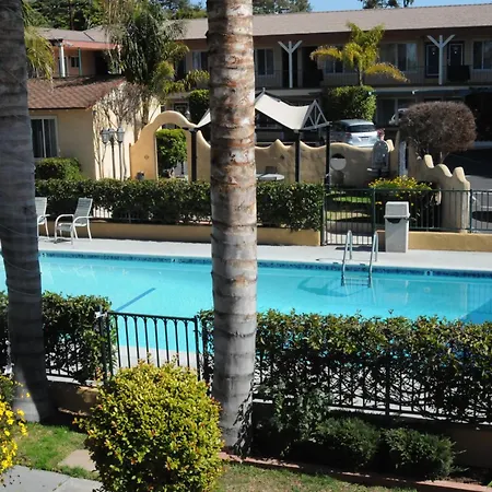 Oasis Inn And Suites-2