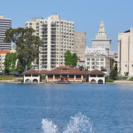 Econo Lodge Oakland Lake Merritt Area-3