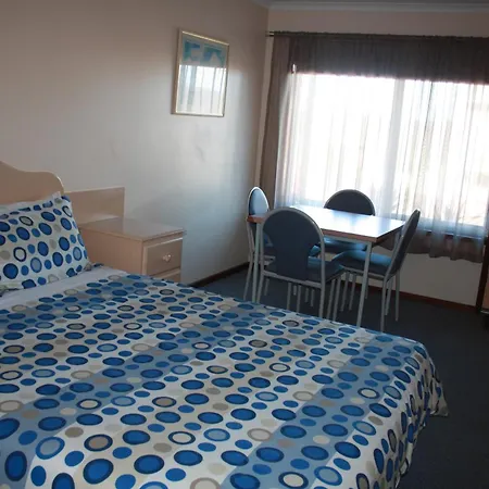 Raglan Motor Inn-2