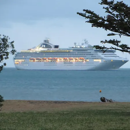 Harbour View Motel On Ahuriri Beach In Napier Nz With Sea View Suites-3