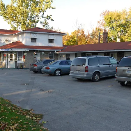 Kings Inn Orillia-3