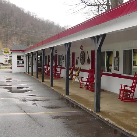 A Holiday Motel - Maggie Valley-3