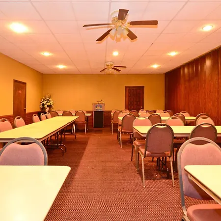Americas Best Value Inn Iola-2