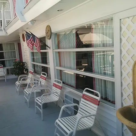 Pink Champagne Boutique Motel-3