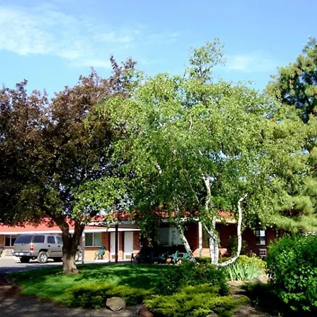 Golden West Motel-3