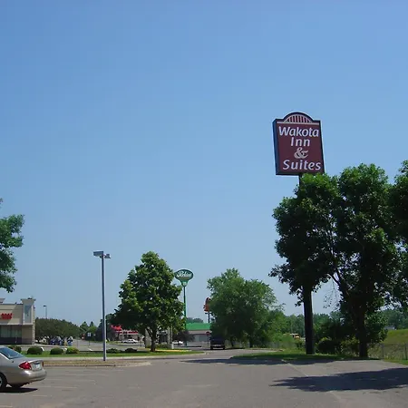 Wakota Inn And Suites-3