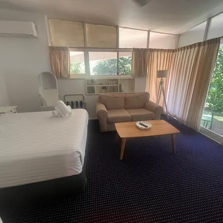 Ocean Breeze Motel-2