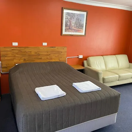 Homestead Motel-2