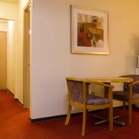 Niagara Falls Motor Lodge-3