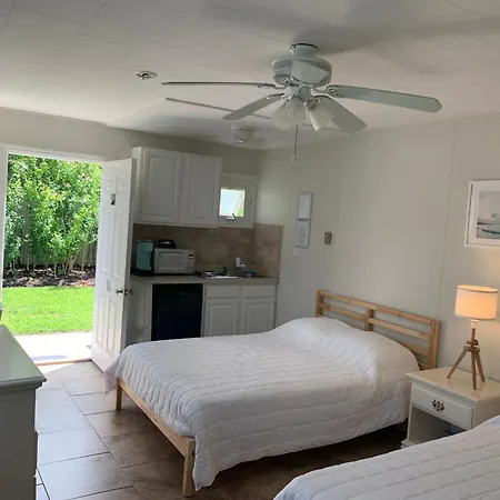 Southold Beach Motel-3