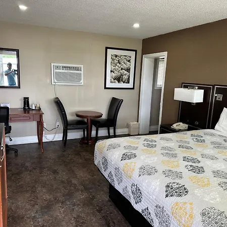 Champlain Motor Inn-2