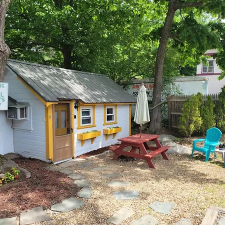 Weirs Beach Motel & Cottages-2