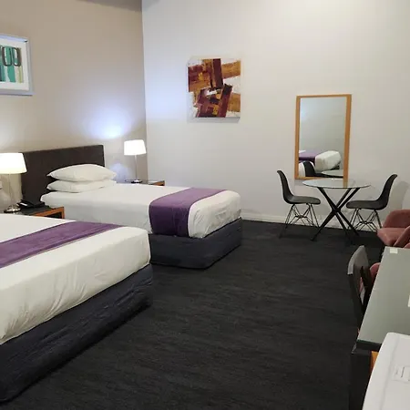 The Grand Motel-3