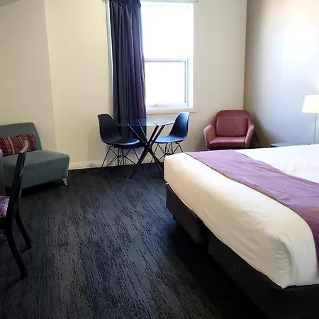 The Grand Motel-2