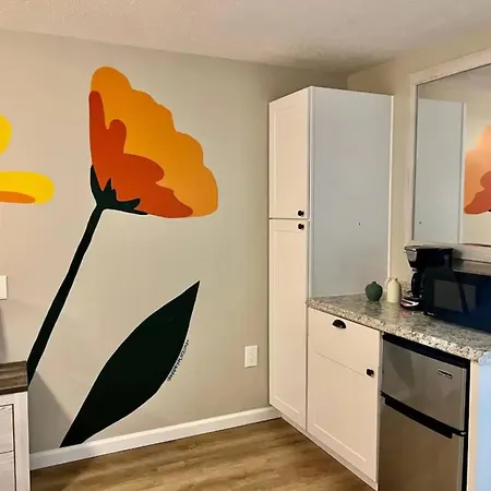 Wildflower Room At The Trailblazer Unit 9-2