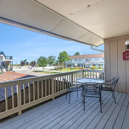 Ludington Pier House-2